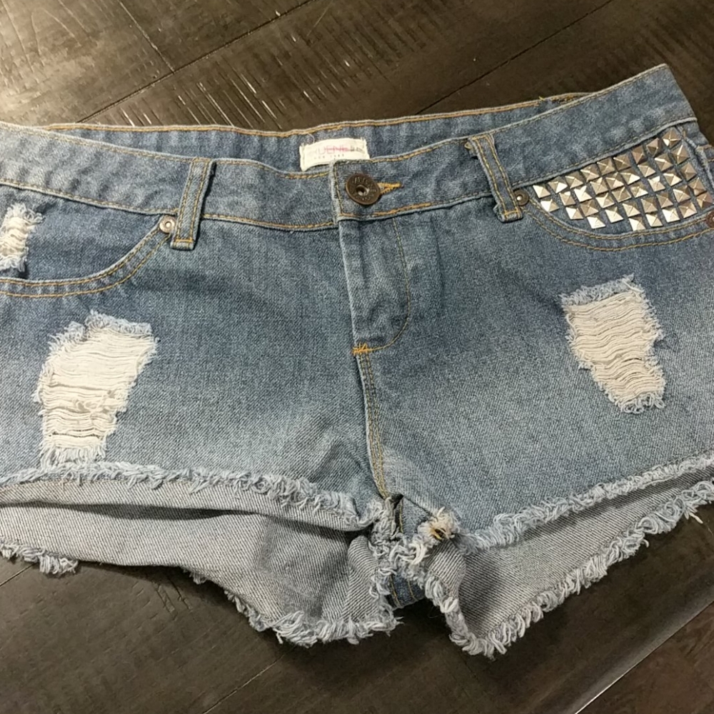 Ardene studded jean shorts